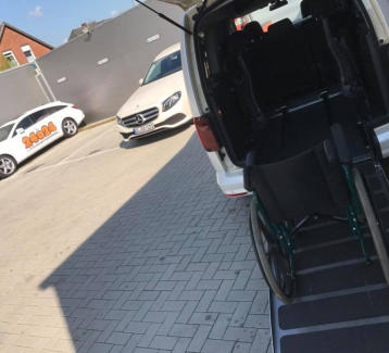 24o24 Oldenburger Taxizentrale - Ihr Taxi für Oldenburg - Ihr Taxi für Rollstuhlbeförderung sitzend